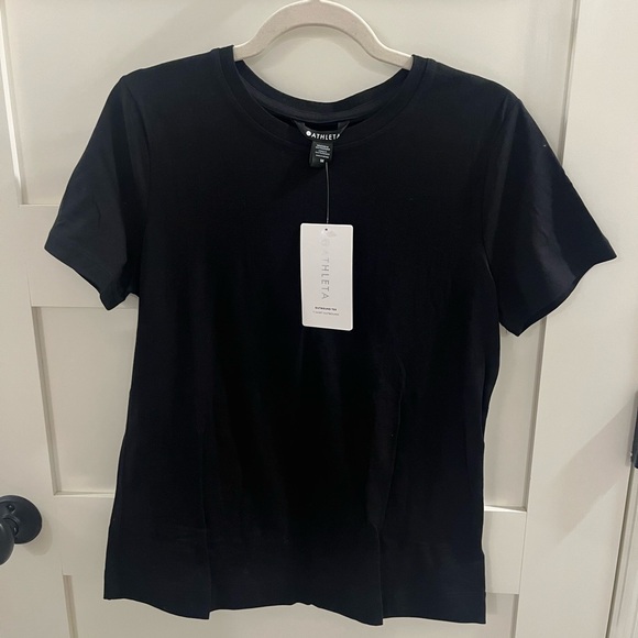 Athleta Outbound Tee. Black. Medium. - Picture 6 of 6